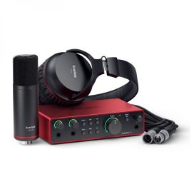 Focusrite Scarlett 2i2 Studio Bundle (4th Gen)